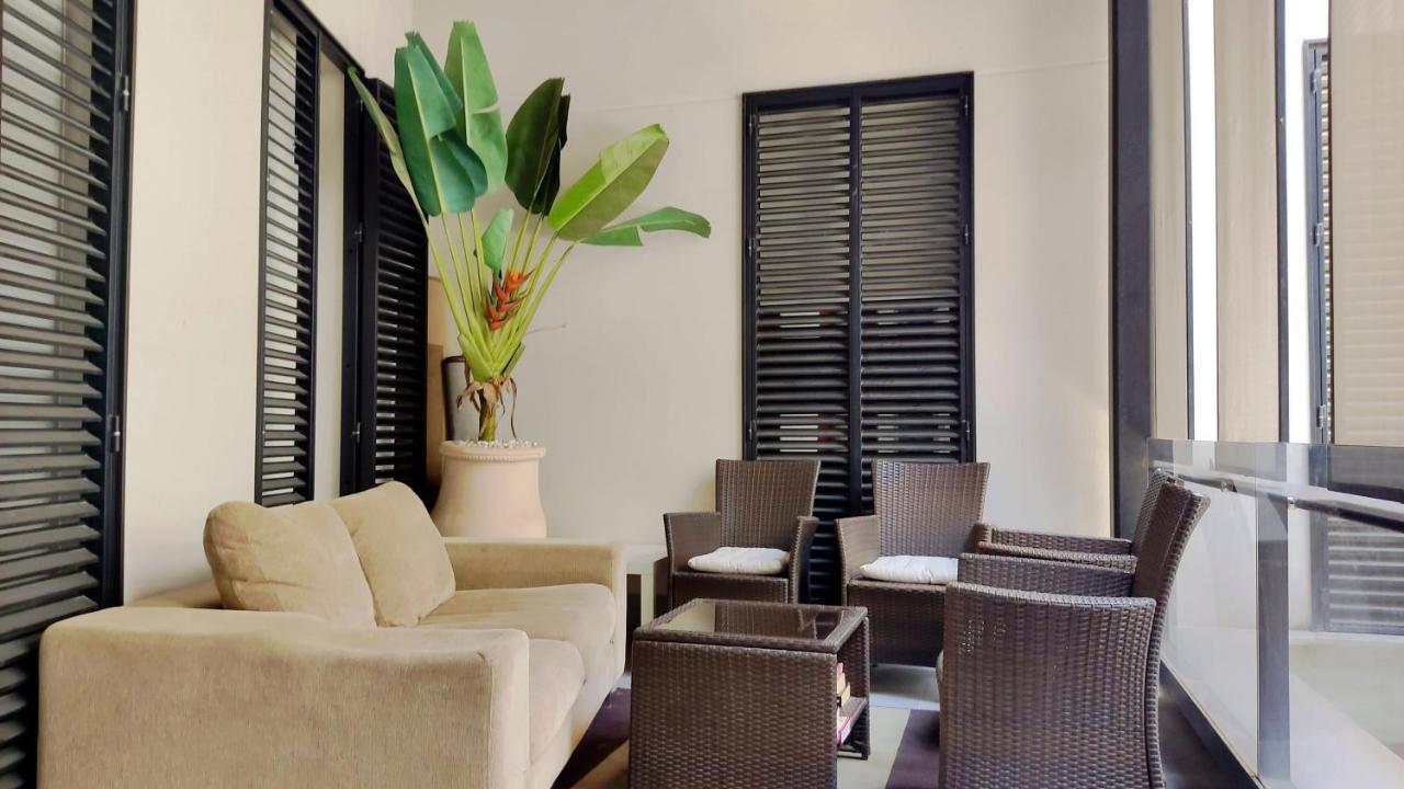 Selecta Elegante Apartamento Con Patio En Centro Historico Seville Exterior photo